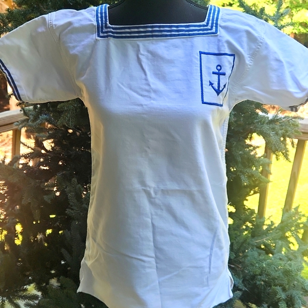 1940s'  Rare Authentic USA Service  linen sailor top w/ blue stripes  anchor